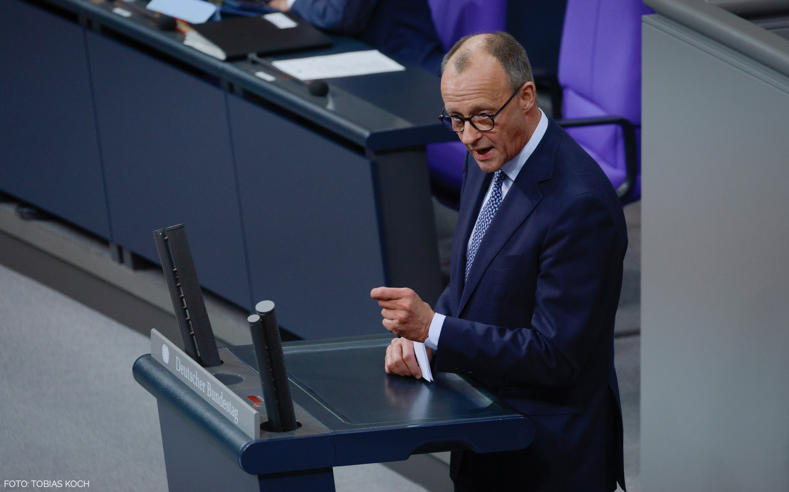 CDU/CSU-Kanzlerkandidat Friedrich Merz im Bundestag